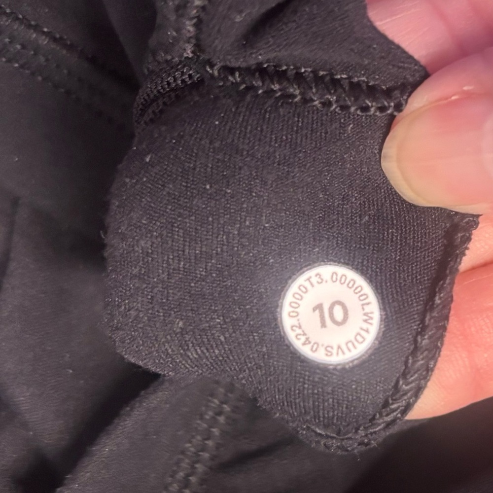 Size 10 Solid Black Lululemon Align Tank, designe… - image 4